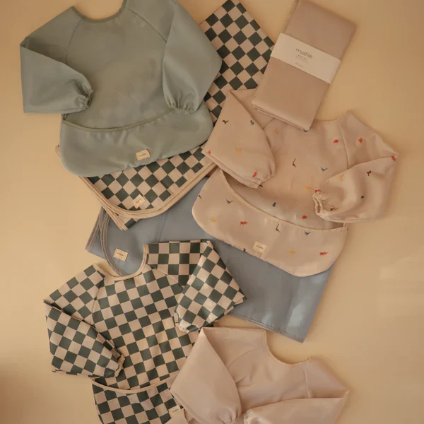 bavoir tablier à damier vert – Image 2