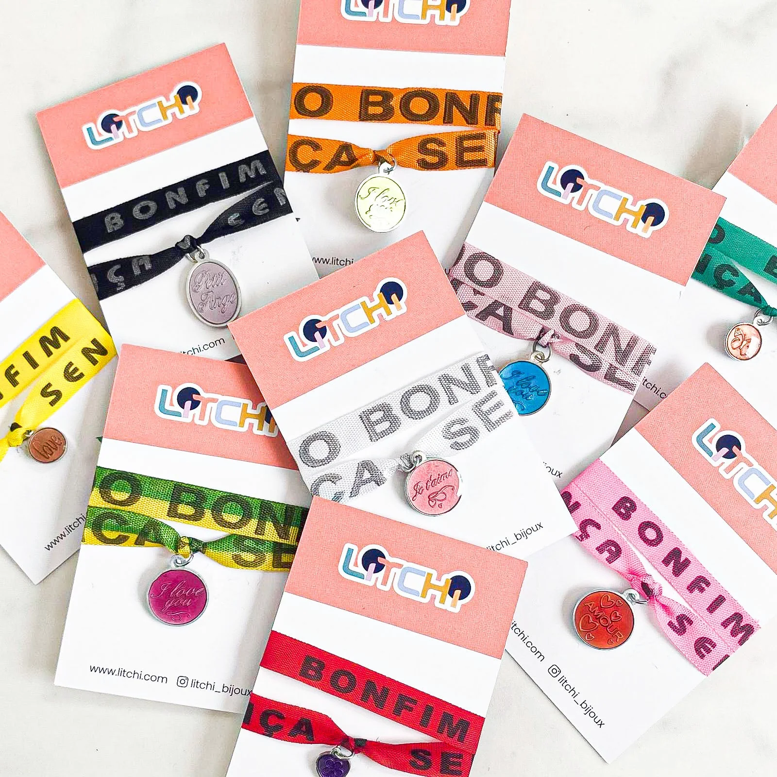 Bracelet Bonfim porte-bonheur rose fluo ou vert