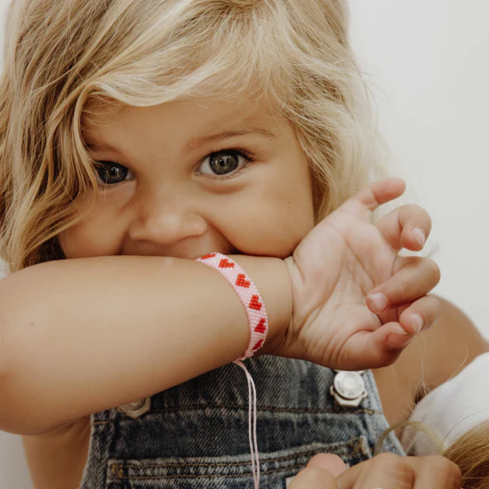 Bracelet perles roses - Coeur rouge - Atelier Wagram – Image 2