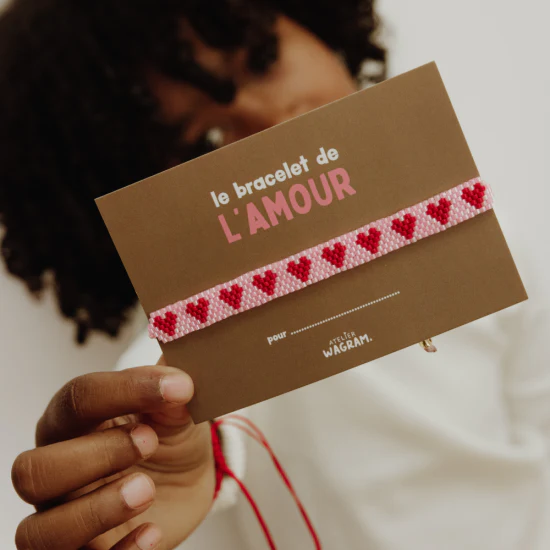 Bracelet perles roses - Coeur rouge - Atelier Wagram – Image 3